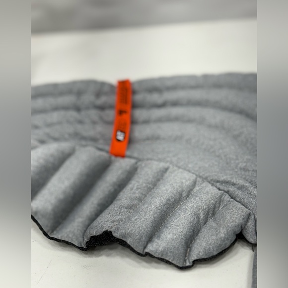 Sharper Image Heated Weighted Neck and Shoulder Wrap - Hot and Cold Comfort - Picture 3 of 13